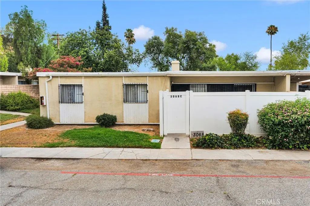 3068 Panorama Road C, Riverside