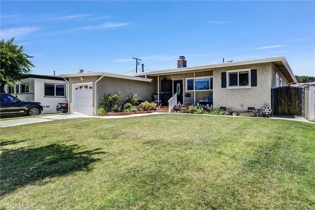 6141 E Huntdale Street East, Long Beach