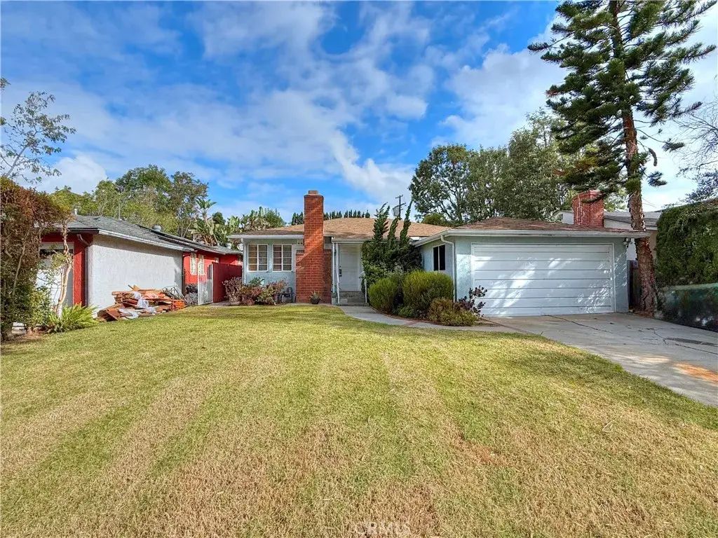 10851 Woodbine Street, Los Angeles
