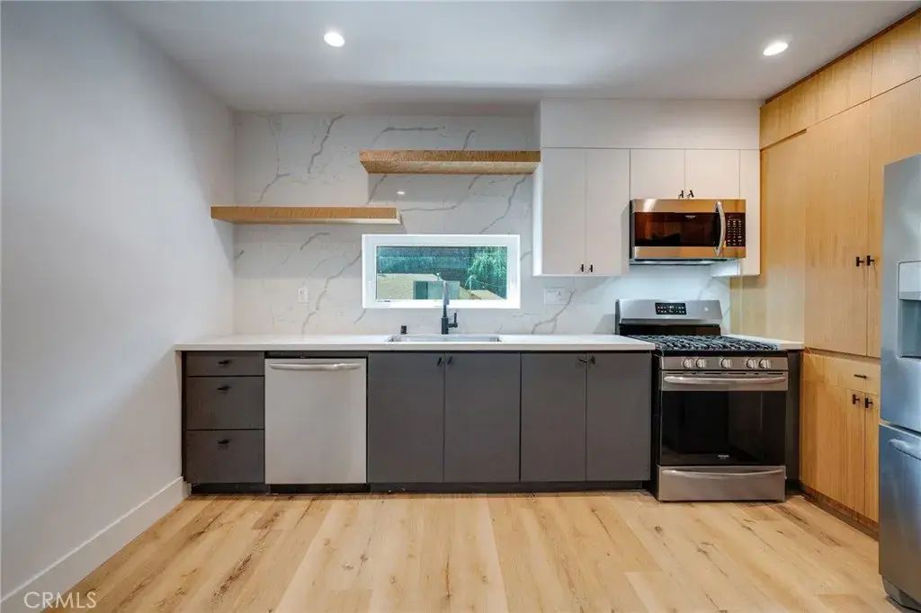 6201 La Mirada 8, Los Angeles