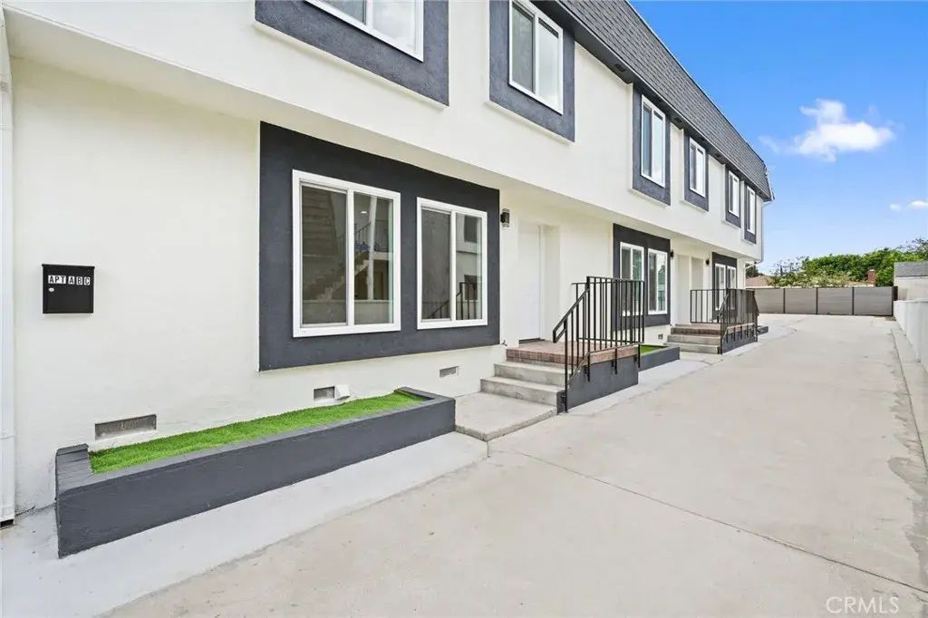 7010 Lennox Avenue A, Van Nuys