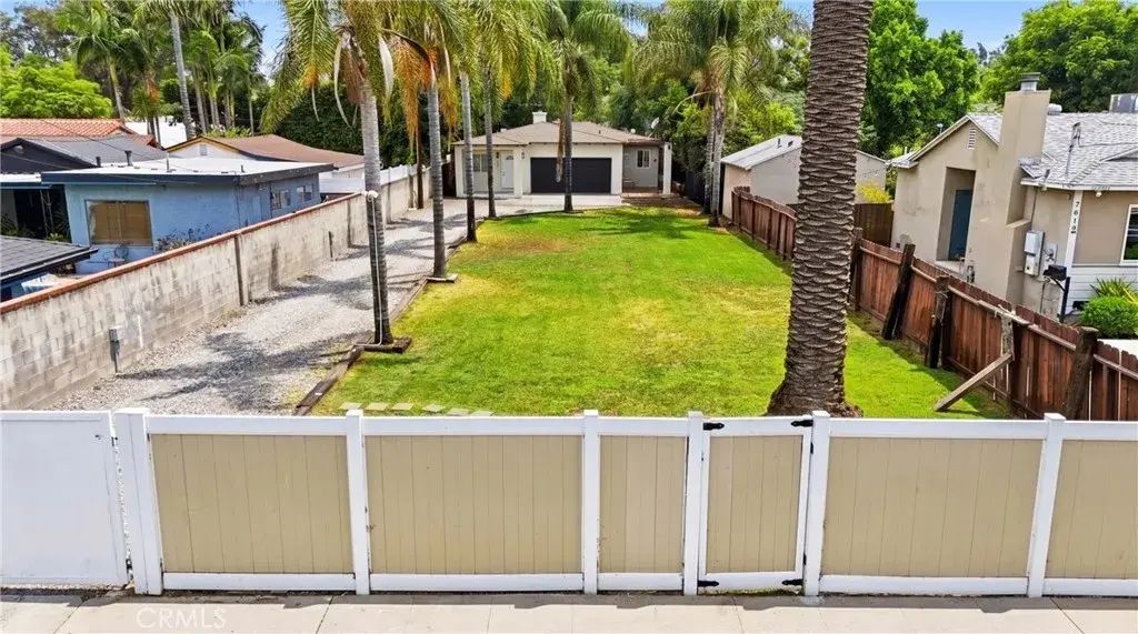 7015 Amigo, Reseda