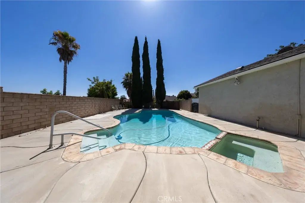 2073 S Lincoln, Corona