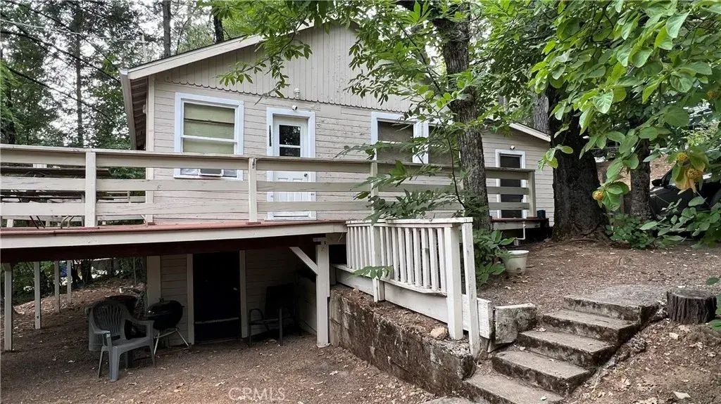 10537 Foothill Road, Loch Lomond