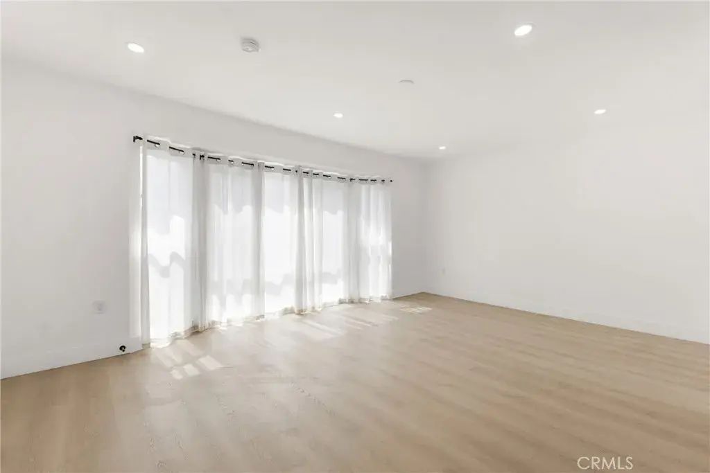 6300 Orange Street 11, Los Angeles