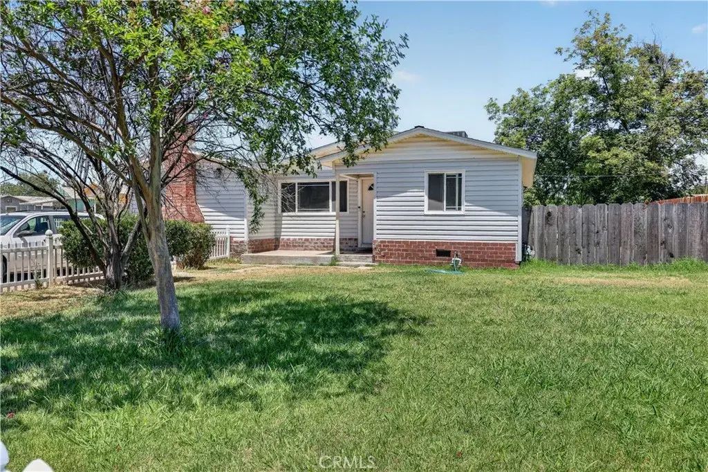 1565 E Santa Fe, Merced