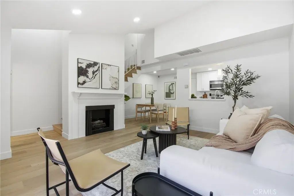 3342 Elm Avenue 26, Long Beach