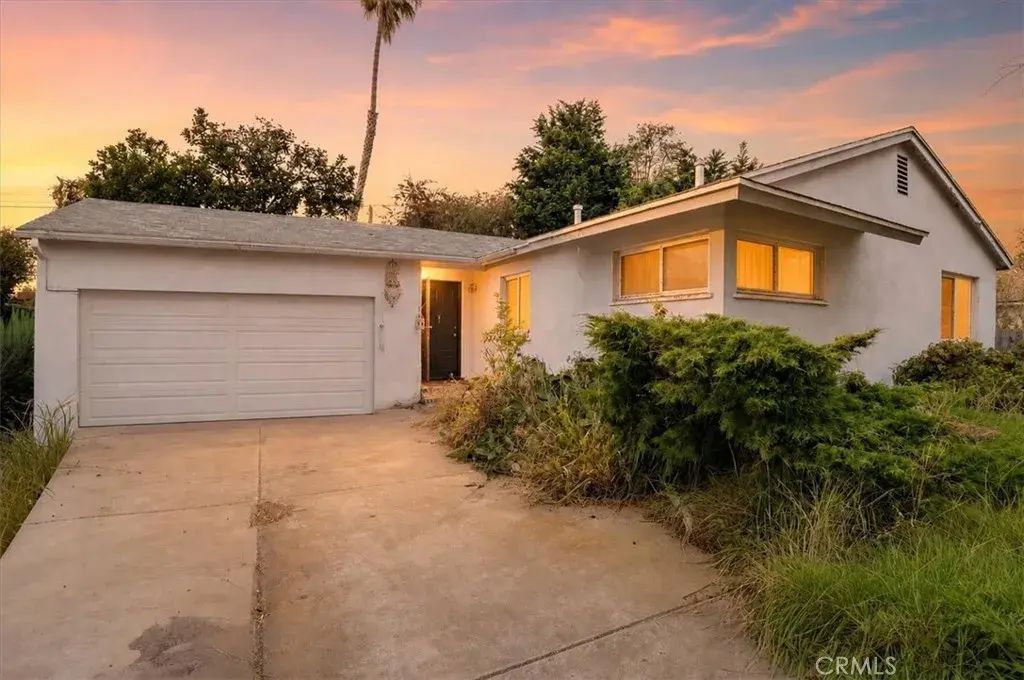 674 Capital, Costa Mesa