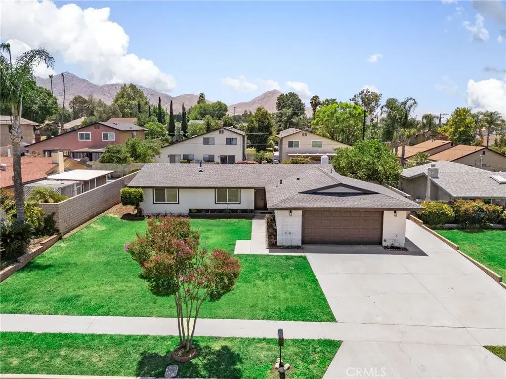 22139 Tanager Street, Grand Terrace