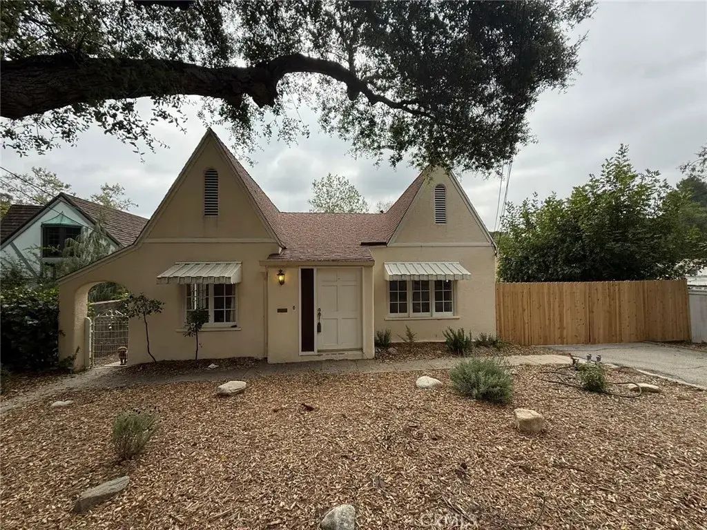 1335 Opechee, Glendale