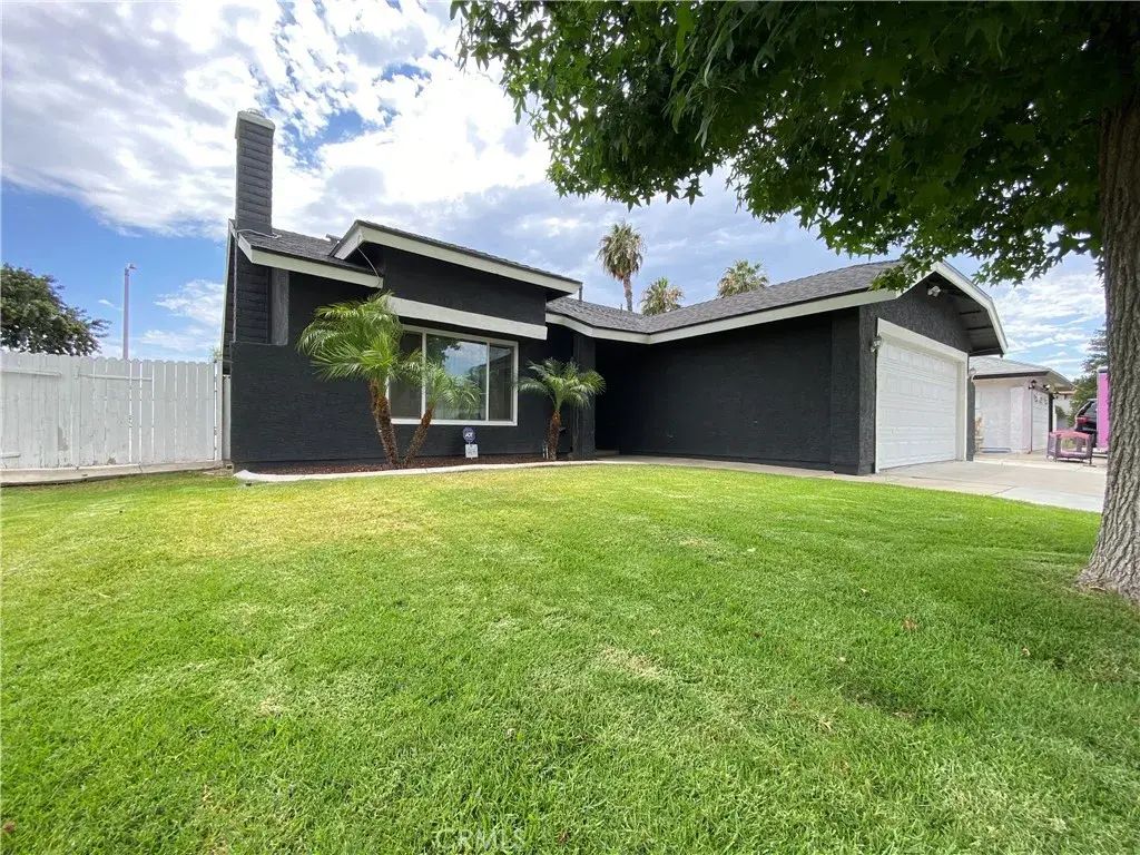 25899 Casa Fantastico Drive, Moreno Valley