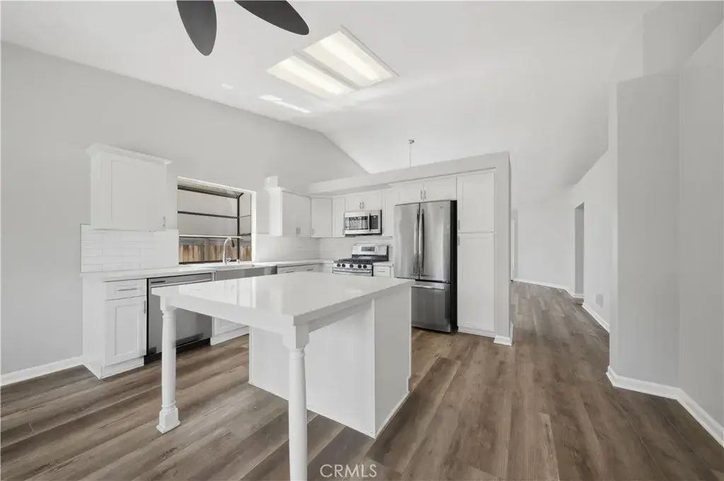24428 Oakridge Cir, Murrieta