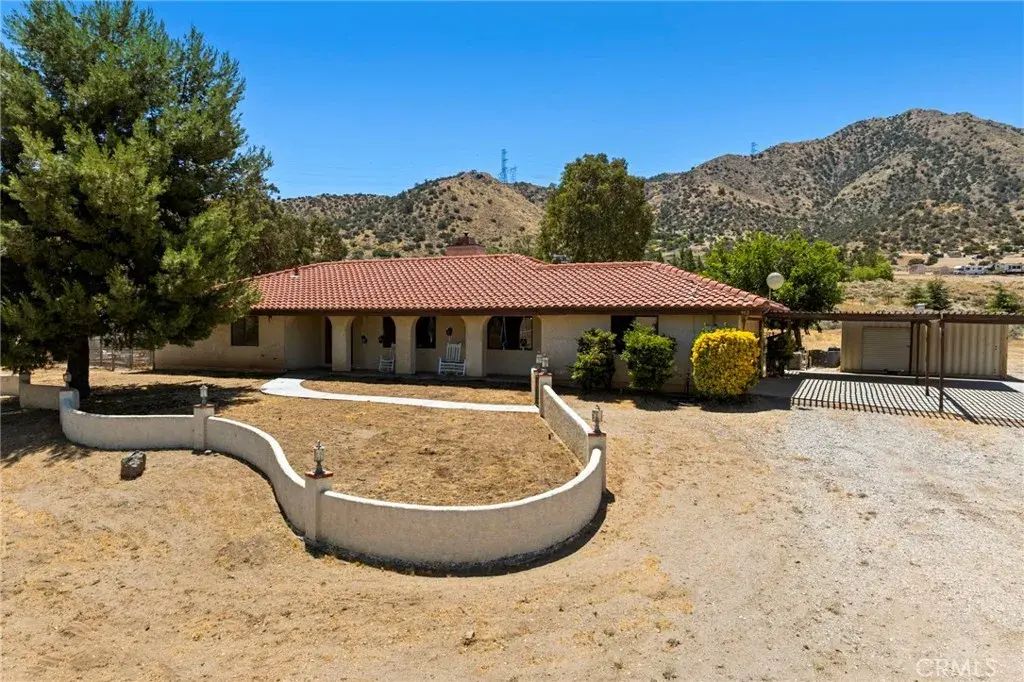 902 Searchlight Ranch Road, Acton