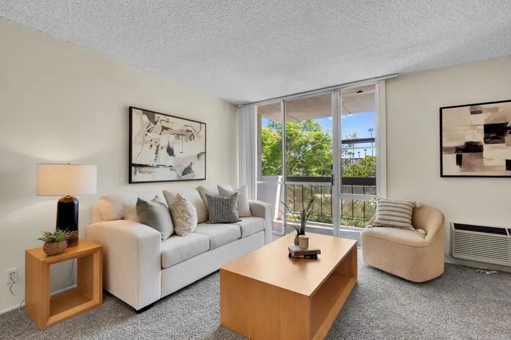 3050 Rue D'orleans 355, 