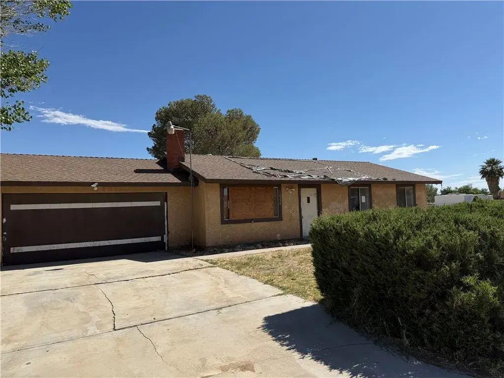 16254 Mossdale, Lancaster