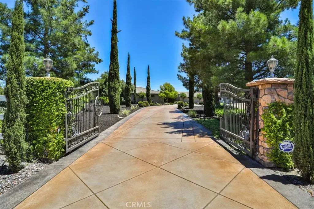39520 Colleen Way, Temecula