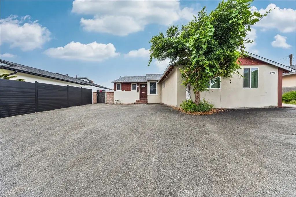 6943 Nagle Avenue, North Hollywood