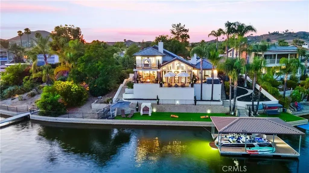 30310 White Wake, Canyon Lake
