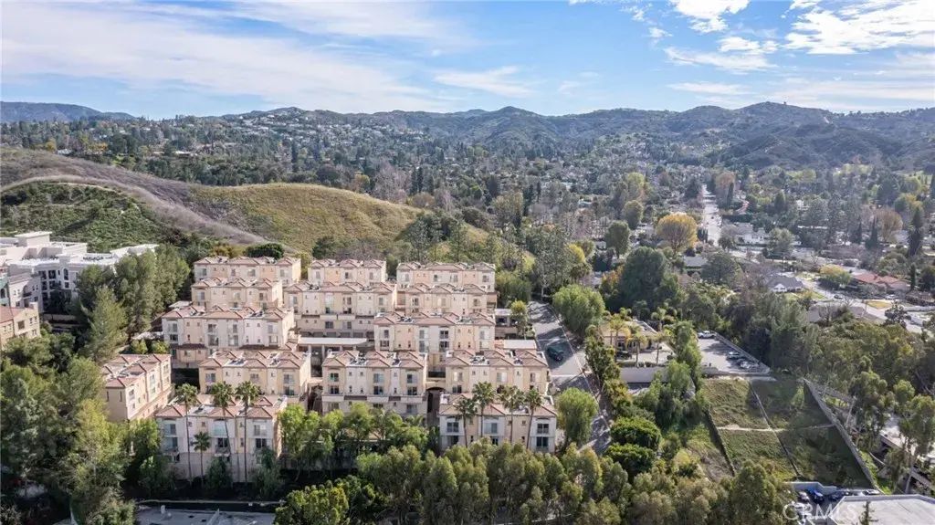 5220 Premiere Hills Circle 228, Woodland Hills