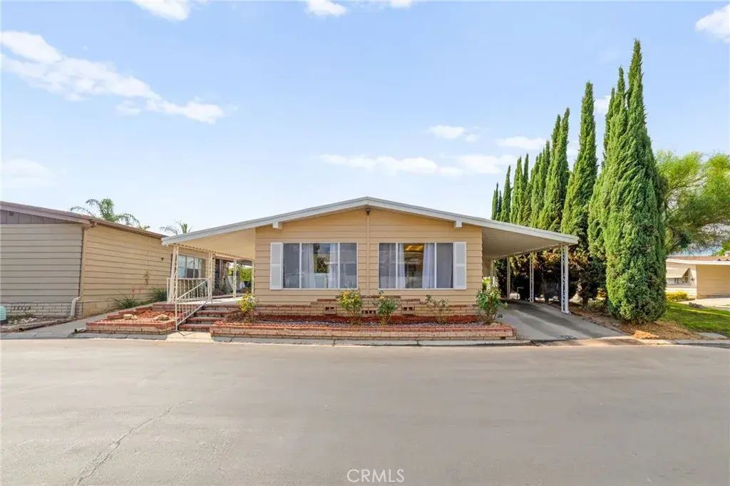 1601 S Garey 93, Pomona