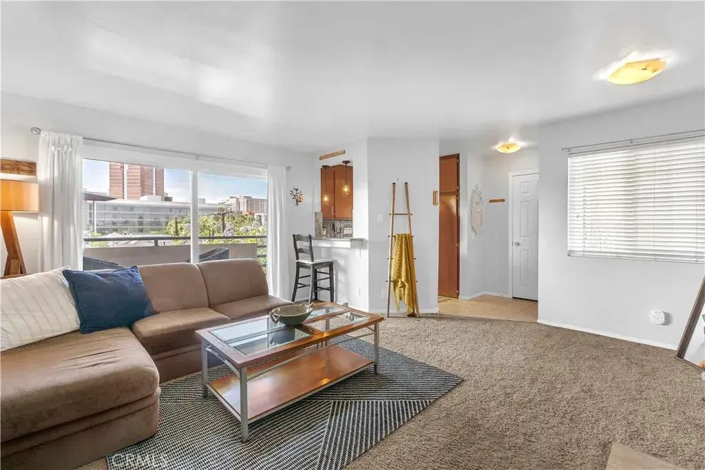 535 W 4th 312, Long Beach