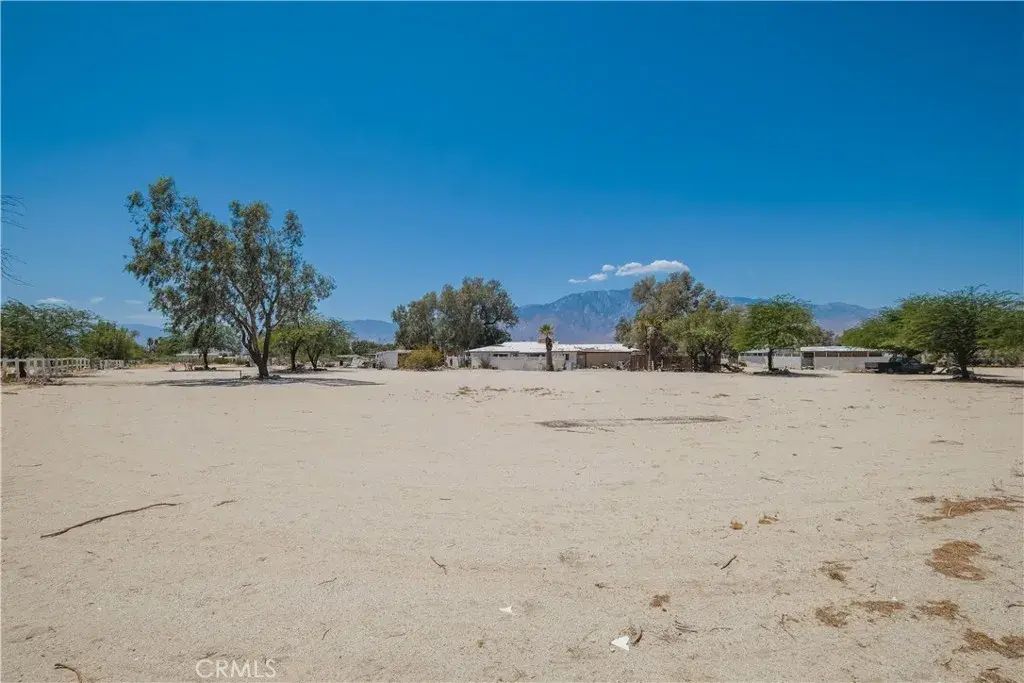 67190 Dillon, Desert Hot Springs
