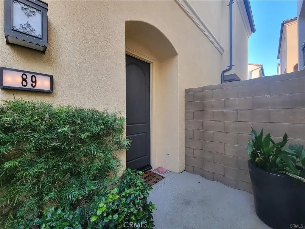 89 Strawberry, Irvine