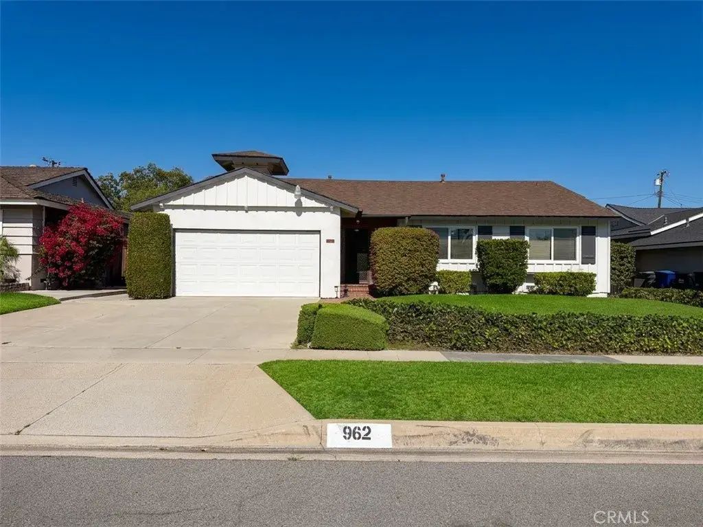 962 N Calmgrove, Covina
