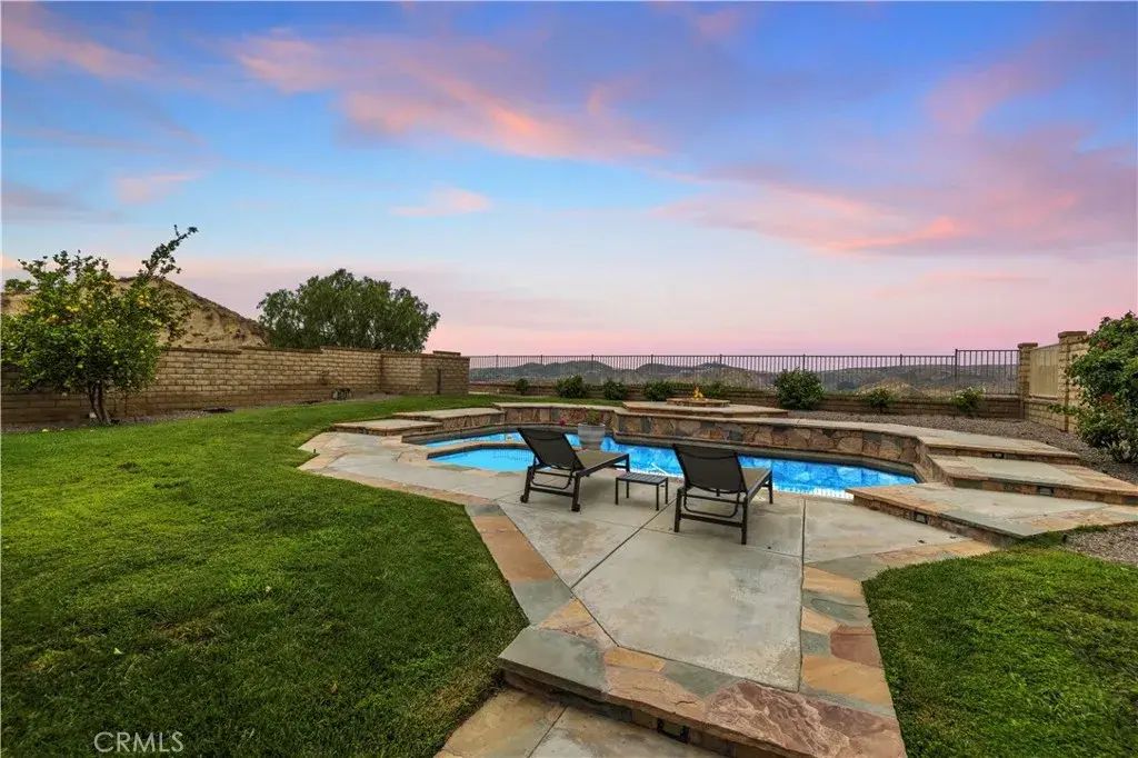 22915 Raintree Lane, Saugus