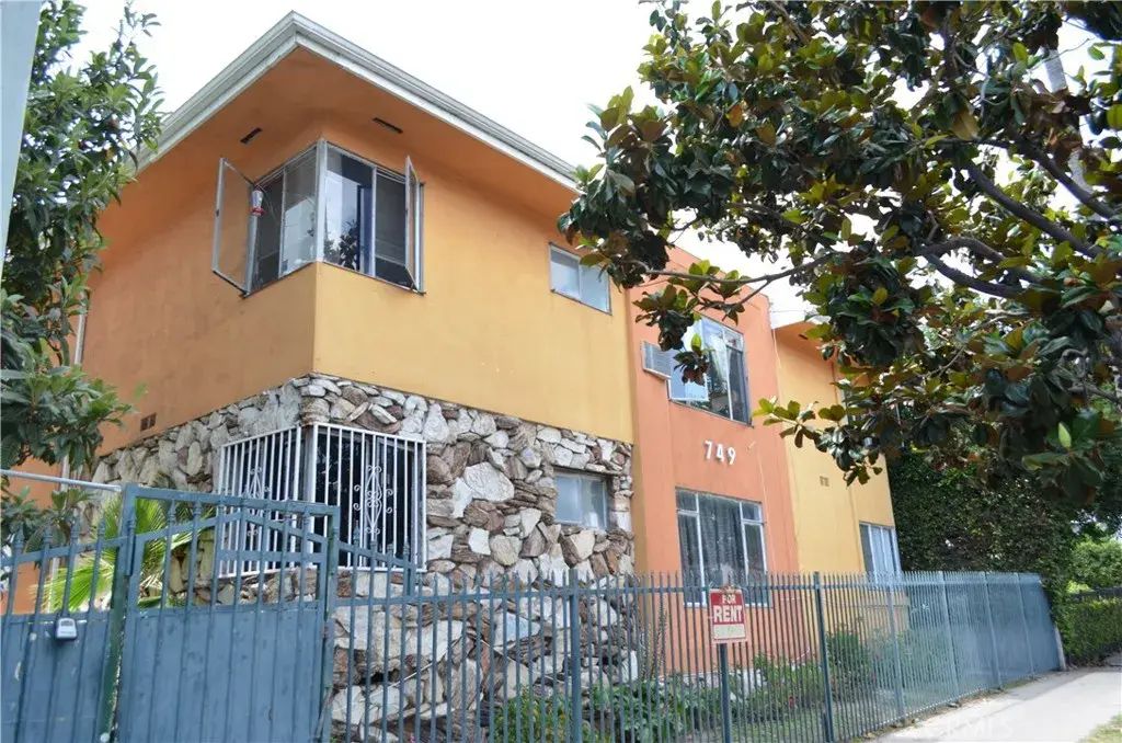 749 S Berendo, Los Angeles