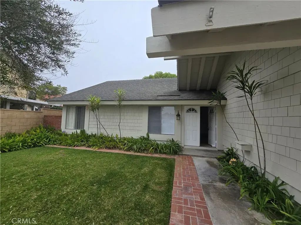 17832 Cardiff Circle, Huntington Beach