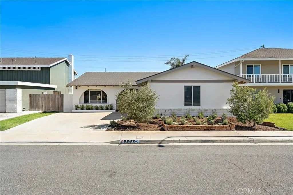 9582 Hightide Drive, Huntington Beach