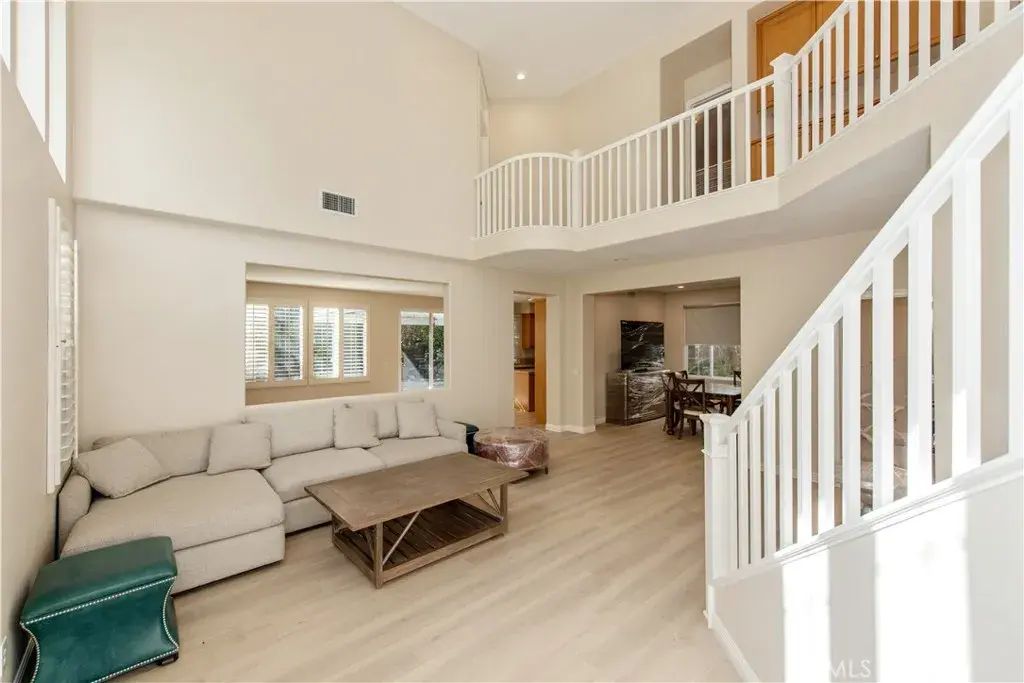 17 Brockton, Irvine