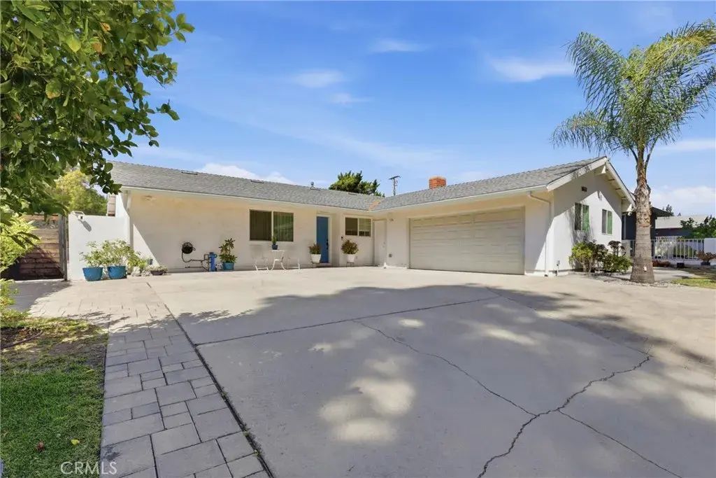 11637 Prager, Lakeview Terrace
