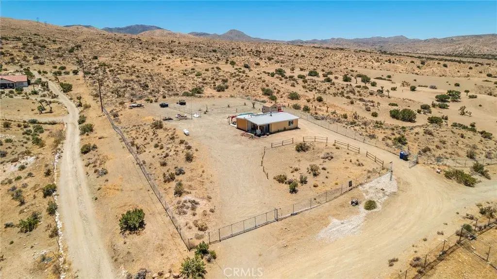 25333 Valley View, Apple Valley