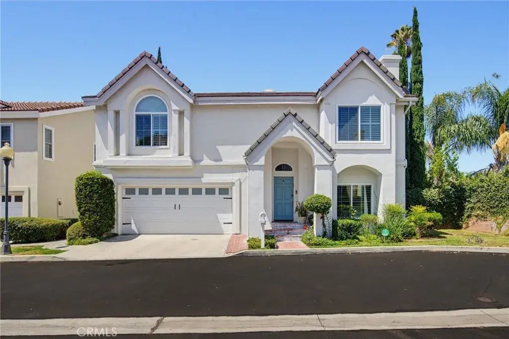 14828 Chatsworth Drive, Los Angeles