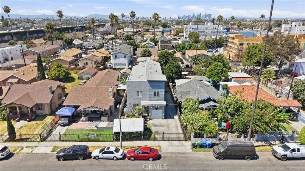 325 W 75th Street, Los Angeles