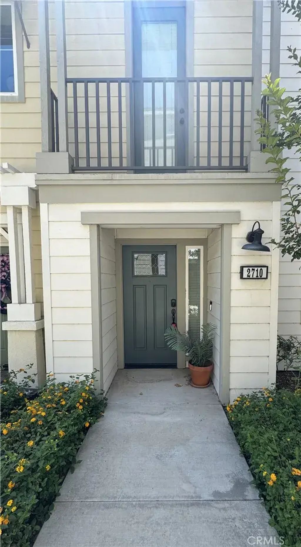 2710 Valor, Pomona