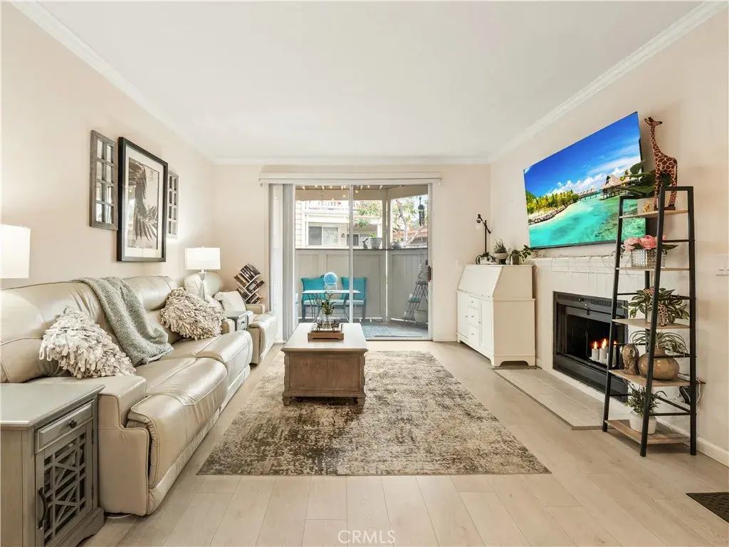 2396 Pleasant Way I, Thousand Oaks