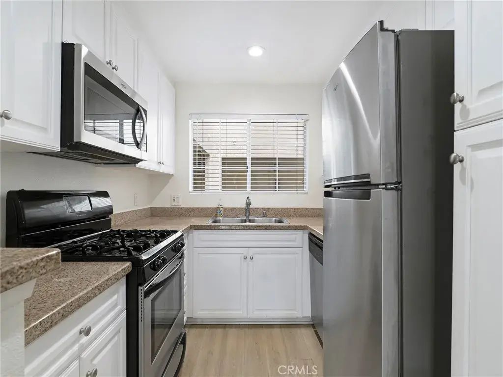 5510 Owensmouth 212, Woodland Hills