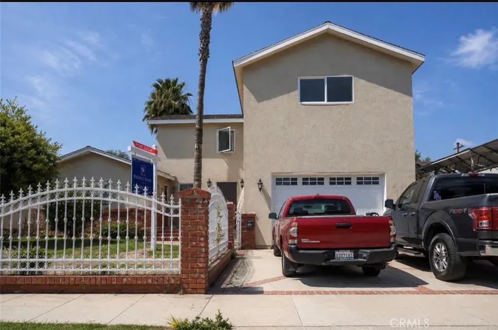 8410 Noble, North Hills