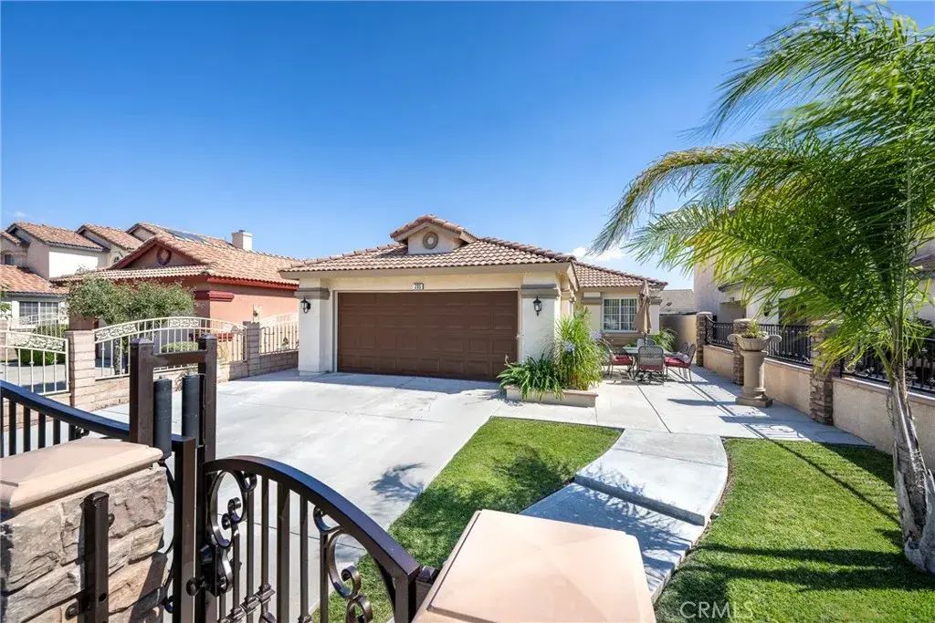 285 Flicker, Perris
