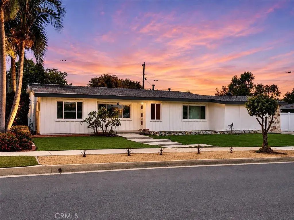 14923 Tacuba, La Mirada
