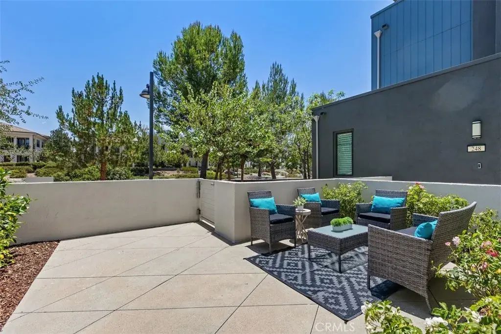 250 Novel, Irvine