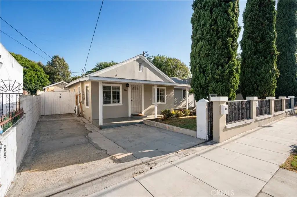 46 Pleasant Street, Long Beach