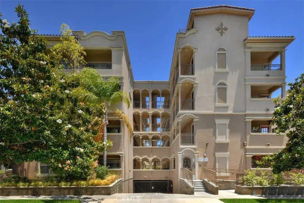 432 S Willaman Drive 401, Los Angeles