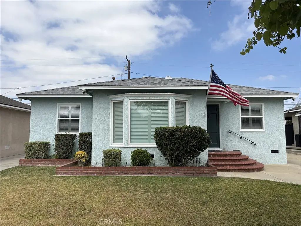 4733 Dunrobin Avenue, Lakewood
