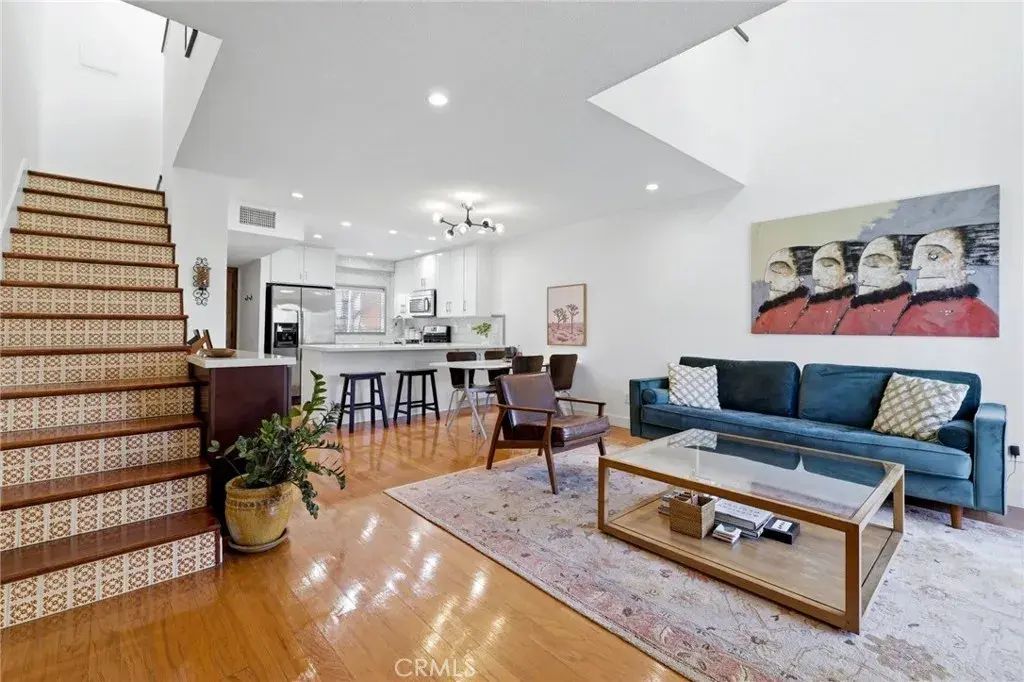10926 Bluffside 25, Studio City