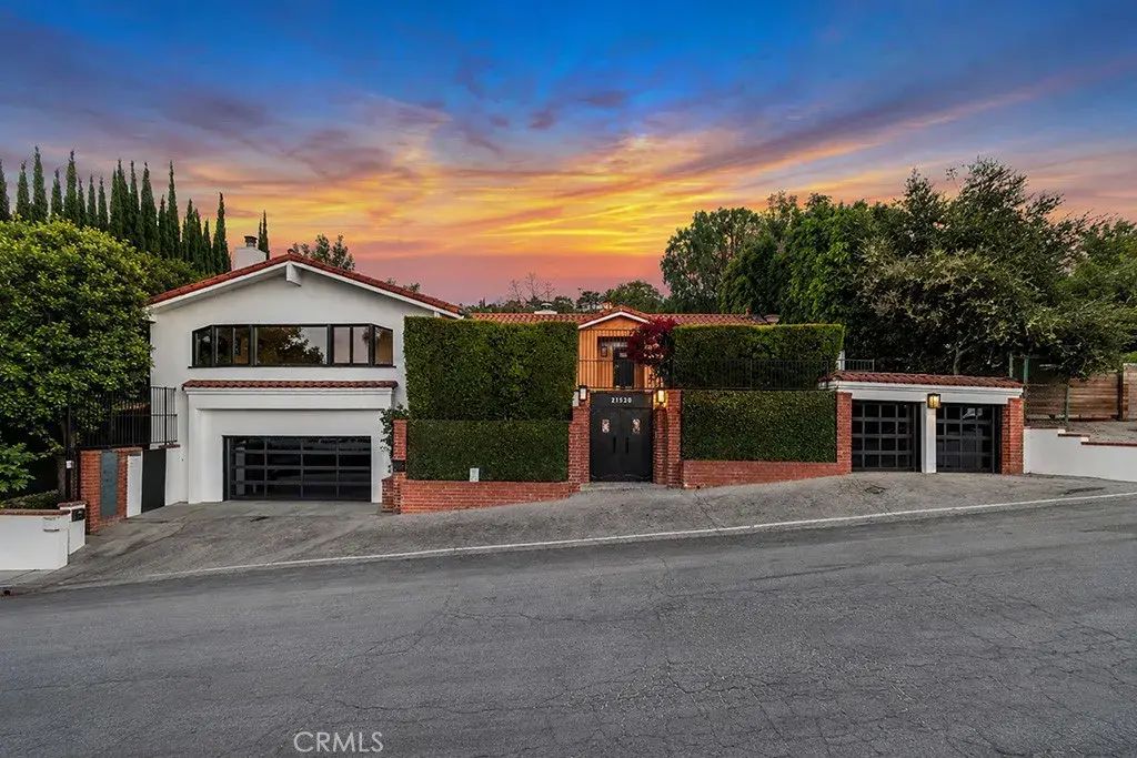 21520 Arcos, Woodland Hills