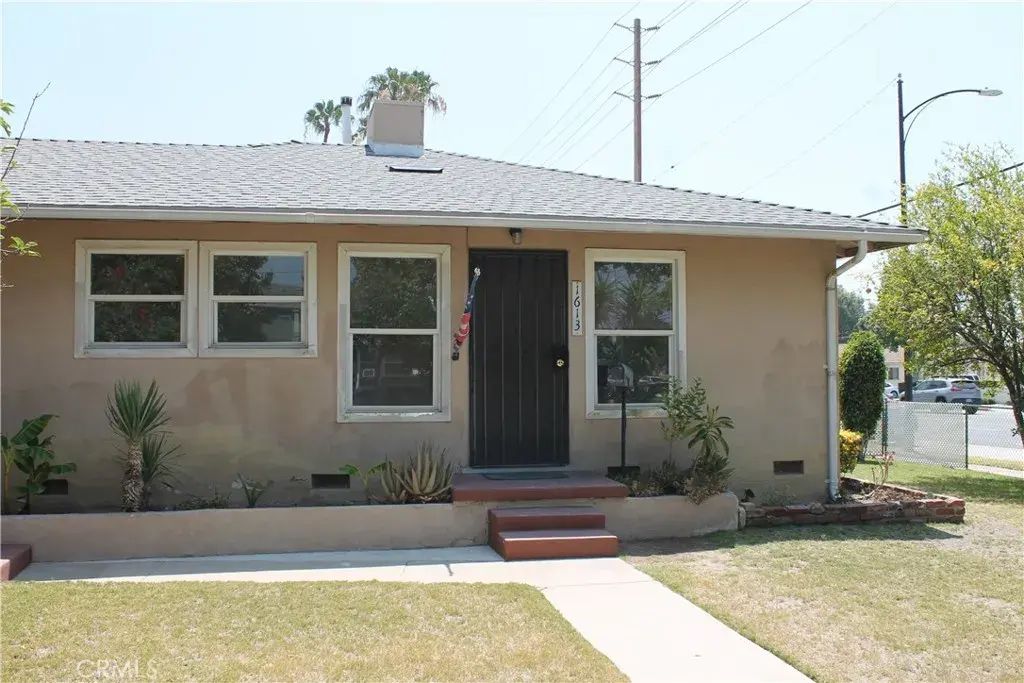 1613 W Victory Boulevard, Burbank